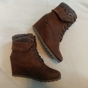 Massini Wedge Boots